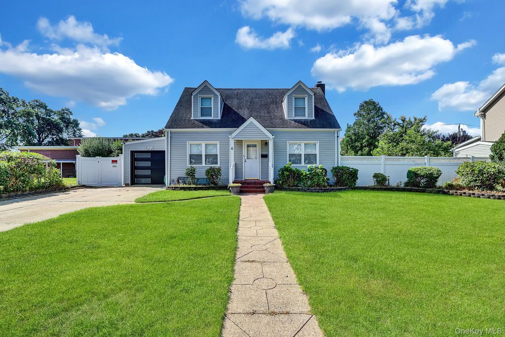 6 Manchester Street, Westbury, NY 11590 — photo 4