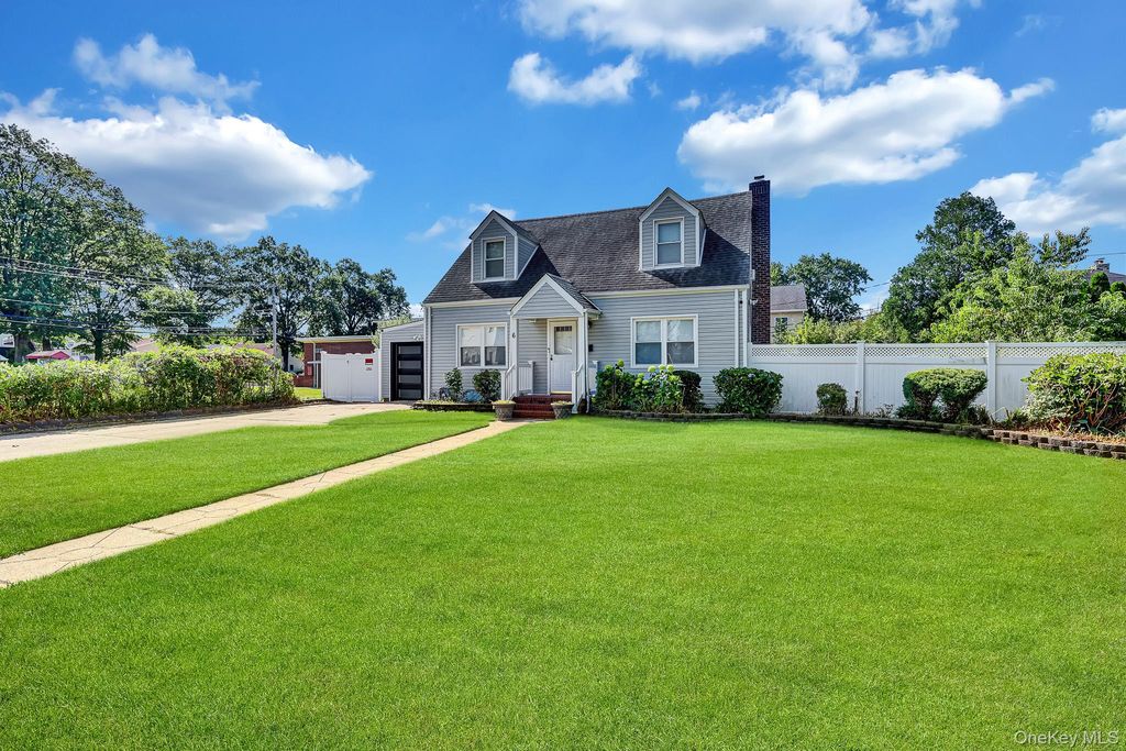 6 Manchester Street, Westbury, NY 11590 — photo 5
