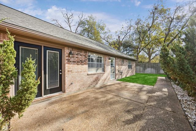 900 Eagle Lake Road, Sealy, TX 77474