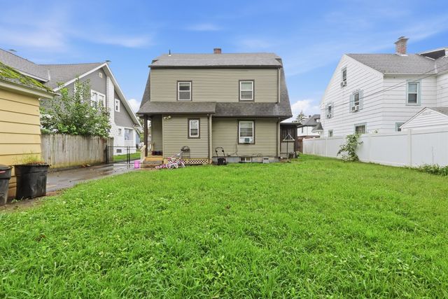 25 Eton Street, Springfield, MA 01108