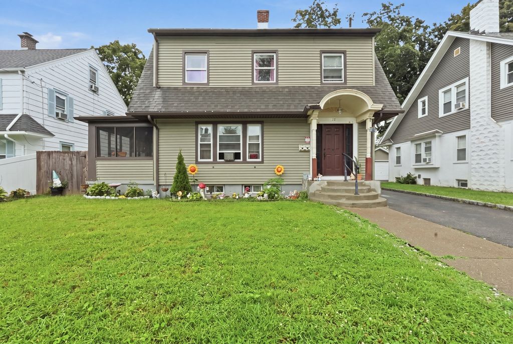 25 Eton Street, Springfield, MA 01108
