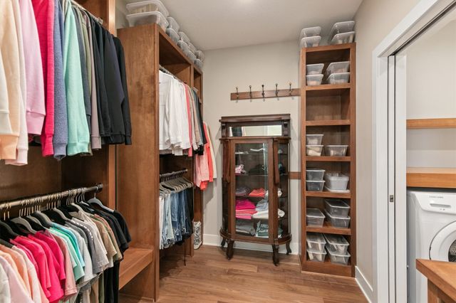 11106 Westport Drive, West Des Moines, IA 50266