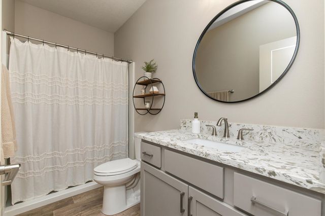 11106 Westport Drive, West Des Moines, IA 50266