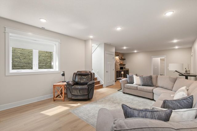 11106 Westport Drive, West Des Moines, IA 50266