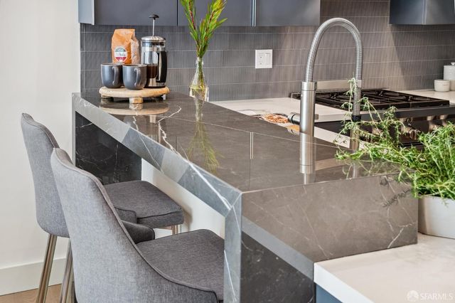 560 De Haro Street, San Francisco, CA 94107