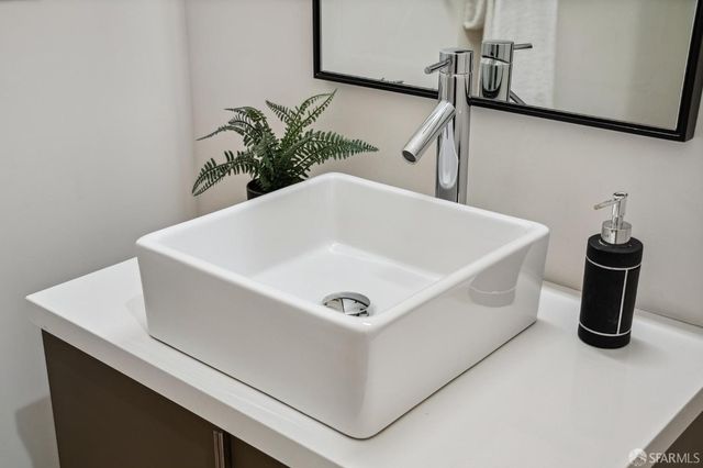 560 De Haro Street, San Francisco, CA 94107