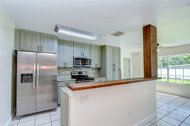 1108 DOCKSIDE DRIVE, Lutz, FL 33559