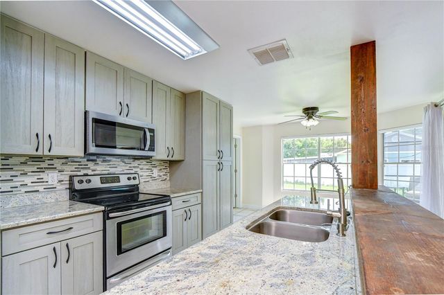 1108 DOCKSIDE DRIVE, Lutz, FL 33559