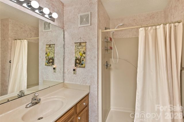 3305 Idle Hour Drive, Asheville, NC 28806