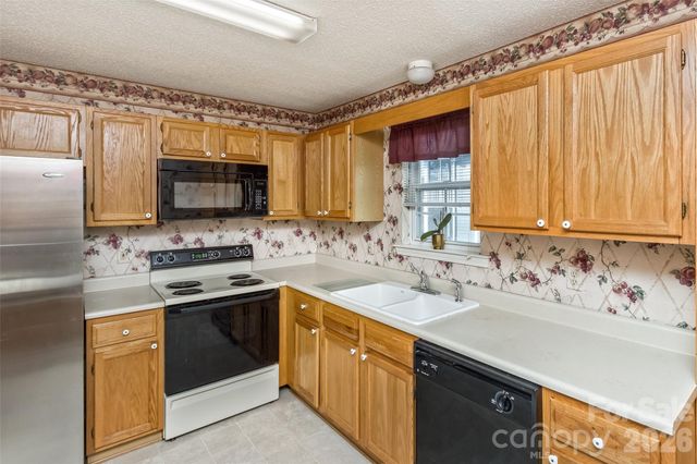 3305 Idle Hour Drive, Asheville, NC 28806