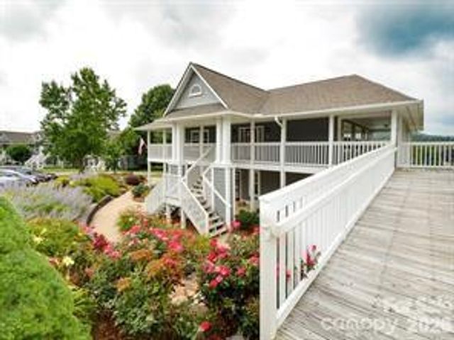 3305 Idle Hour Drive, Asheville, NC 28806