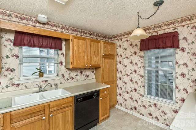 3305 Idle Hour Drive, Asheville, NC 28806