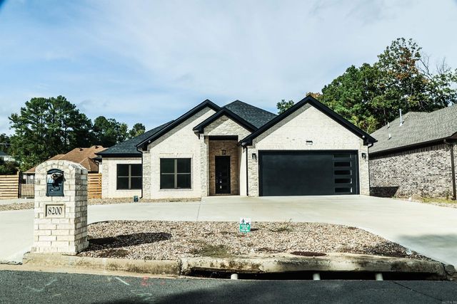 8200 Kanis Pines Drive, Little Rock, AR 72204