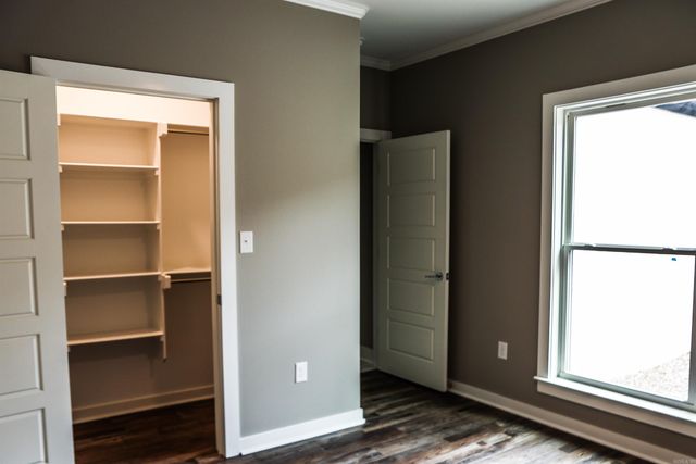 8200 Kanis Pines Drive, Little Rock, AR 72204