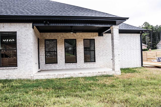 8200 Kanis Pines Drive, Little Rock, AR 72204