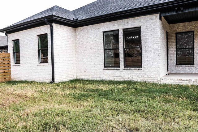 8200 Kanis Pines Drive, Little Rock, AR 72204