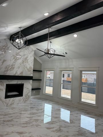 8200 Kanis Pines Drive, Little Rock, AR 72204