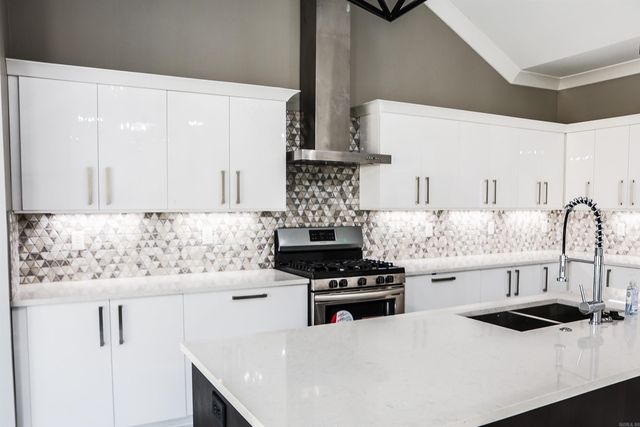 8200 Kanis Pines Drive, Little Rock, AR 72204