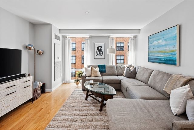 80 Broad St 702, Boston, MA 02110