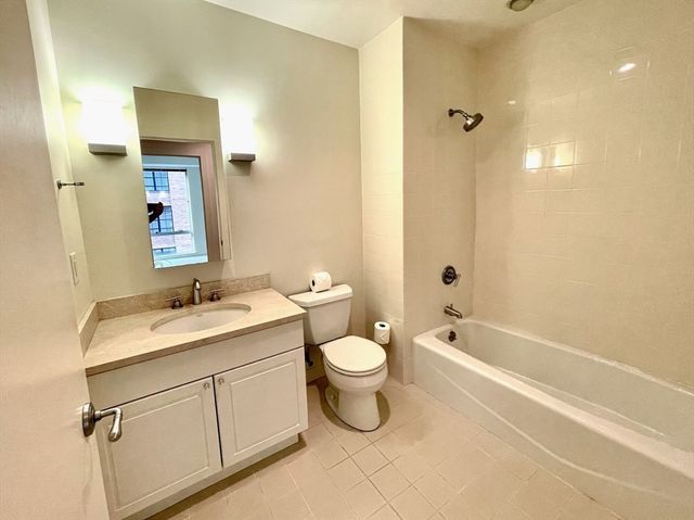 80 Broad St 702, Boston, MA 02110
