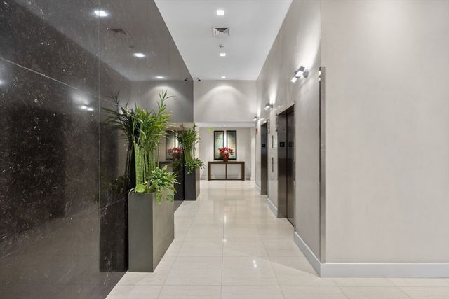 80 Broad St 702, Boston, MA 02110