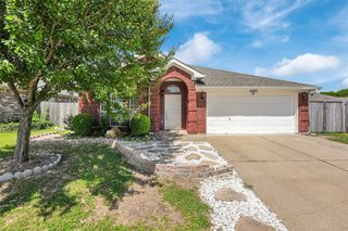 5900 Rising Meadow Drive, Arlington, TX 76018