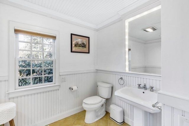 764 Riverview Dr, Chatham, MA 02633