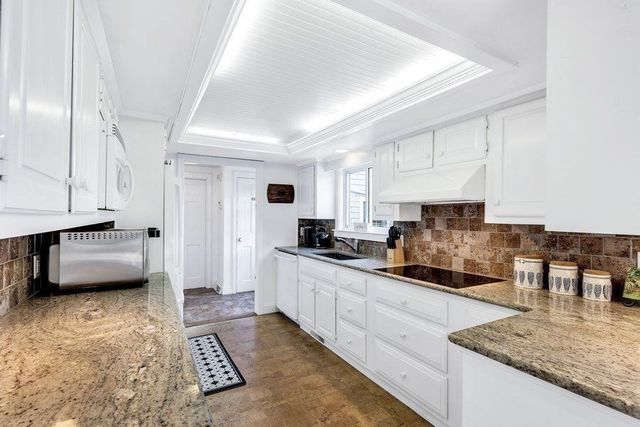 764 Riverview Dr, Chatham, MA 02633