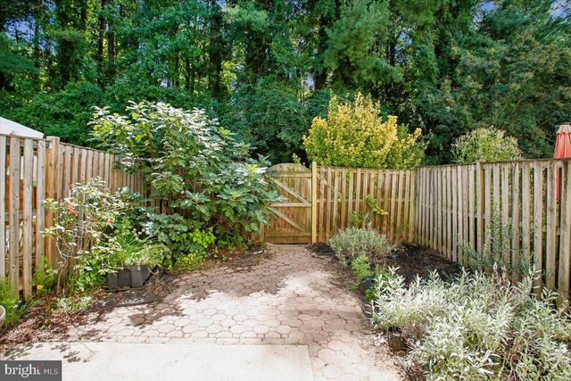 6039 HEATHERWOOD DR, Alexandria, VA 22310