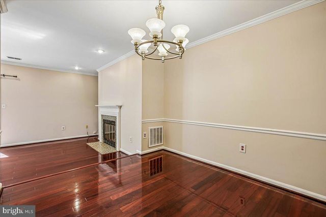 6039 HEATHERWOOD DR, Alexandria, VA 22310