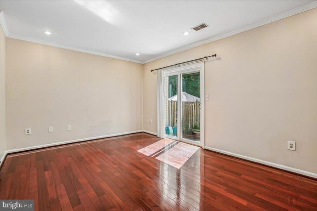 6039 HEATHERWOOD DR, Alexandria, VA 22310