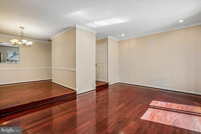6039 HEATHERWOOD DR, Alexandria, VA 22310