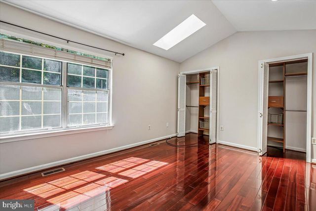 6039 HEATHERWOOD DR, Alexandria, VA 22310