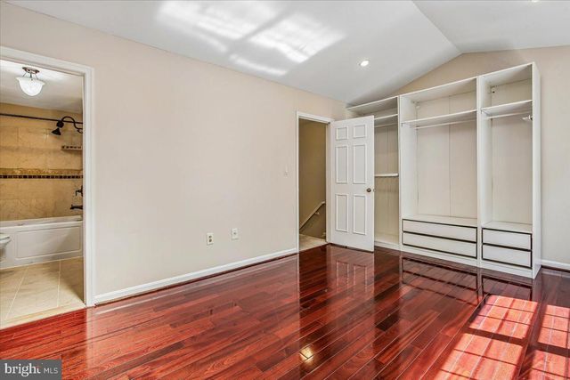 6039 HEATHERWOOD DR, Alexandria, VA 22310
