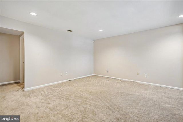 6039 HEATHERWOOD DR, Alexandria, VA 22310