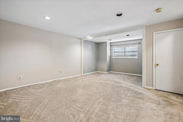 6039 HEATHERWOOD DR, Alexandria, VA 22310