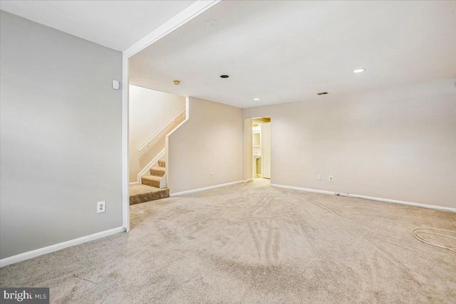 6039 HEATHERWOOD DR, Alexandria, VA 22310