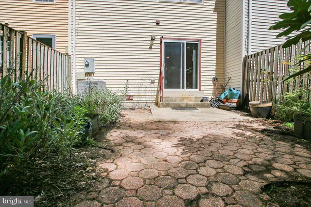 6039 HEATHERWOOD DR, Alexandria, VA 22310