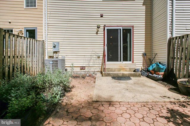 6039 HEATHERWOOD DR, Alexandria, VA 22310