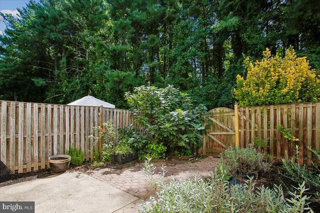 6039 HEATHERWOOD DR, Alexandria, VA 22310