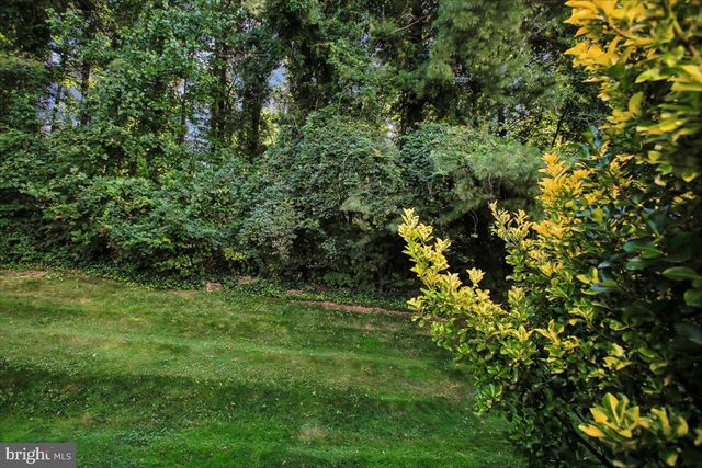 6039 HEATHERWOOD DR, Alexandria, VA 22310