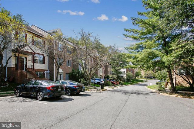 6039 HEATHERWOOD DR, Alexandria, VA 22310