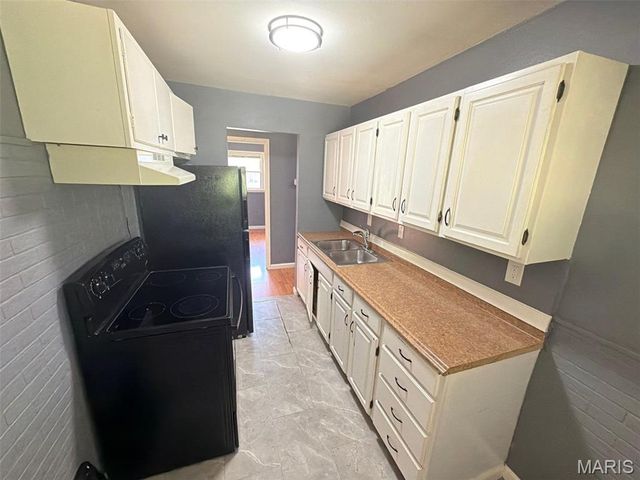 309 Midlothian Road, St Louis, MO 63137