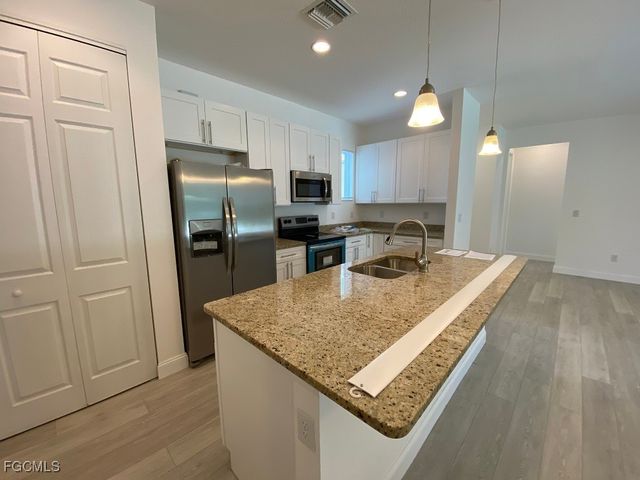 3423 SW 6th PL, Cape Coral, FL 33914