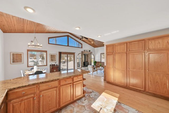 2135 W Shore DRIVE, Delafield, WI 53018