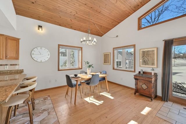 2135 W Shore DRIVE, Delafield, WI 53018