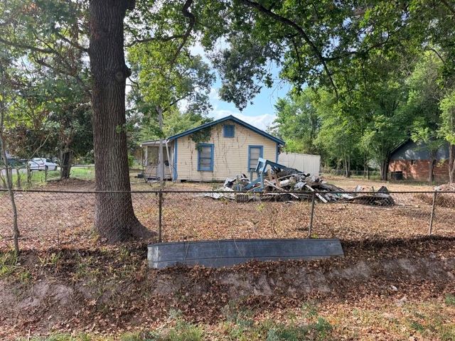 611 E Dallas Street, Cleveland, TX 77327