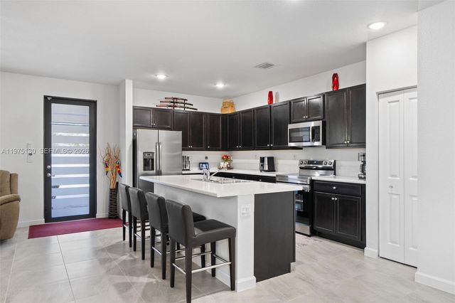 160 SE 23rd Ter, Homestead, FL 33033