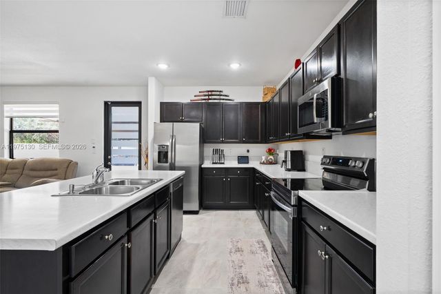 160 SE 23rd Ter, Homestead, FL 33033