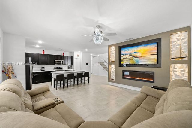 160 SE 23rd Ter, Homestead, FL 33033